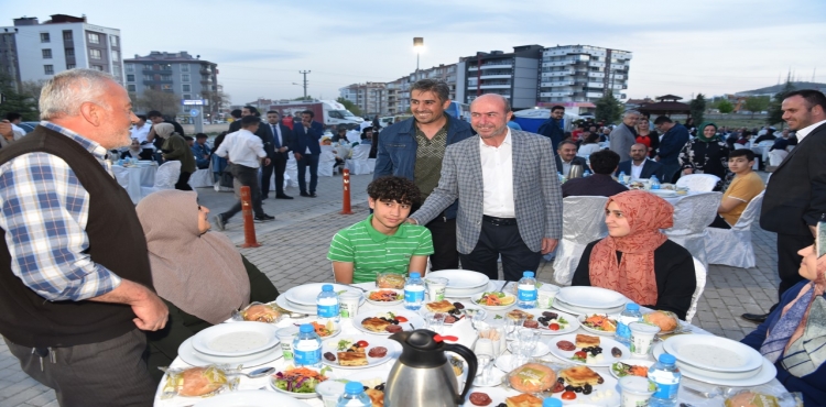 Selçuklu Belediye Başkanı Ahmet Pekyatırmacı; 'Ramazan Ayında Umut Evi sakinlerimizi yalnız bırakmadık'