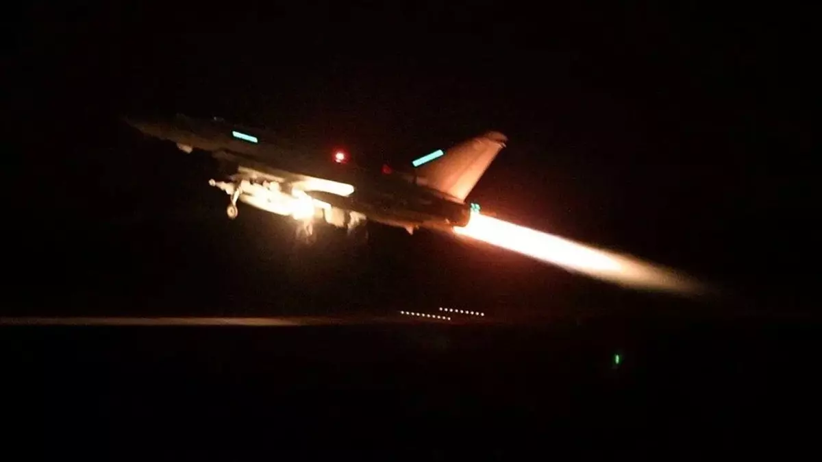 ABD ve İngiltere'den Yemen'e 4 ülke ile ortak hava saldırısı