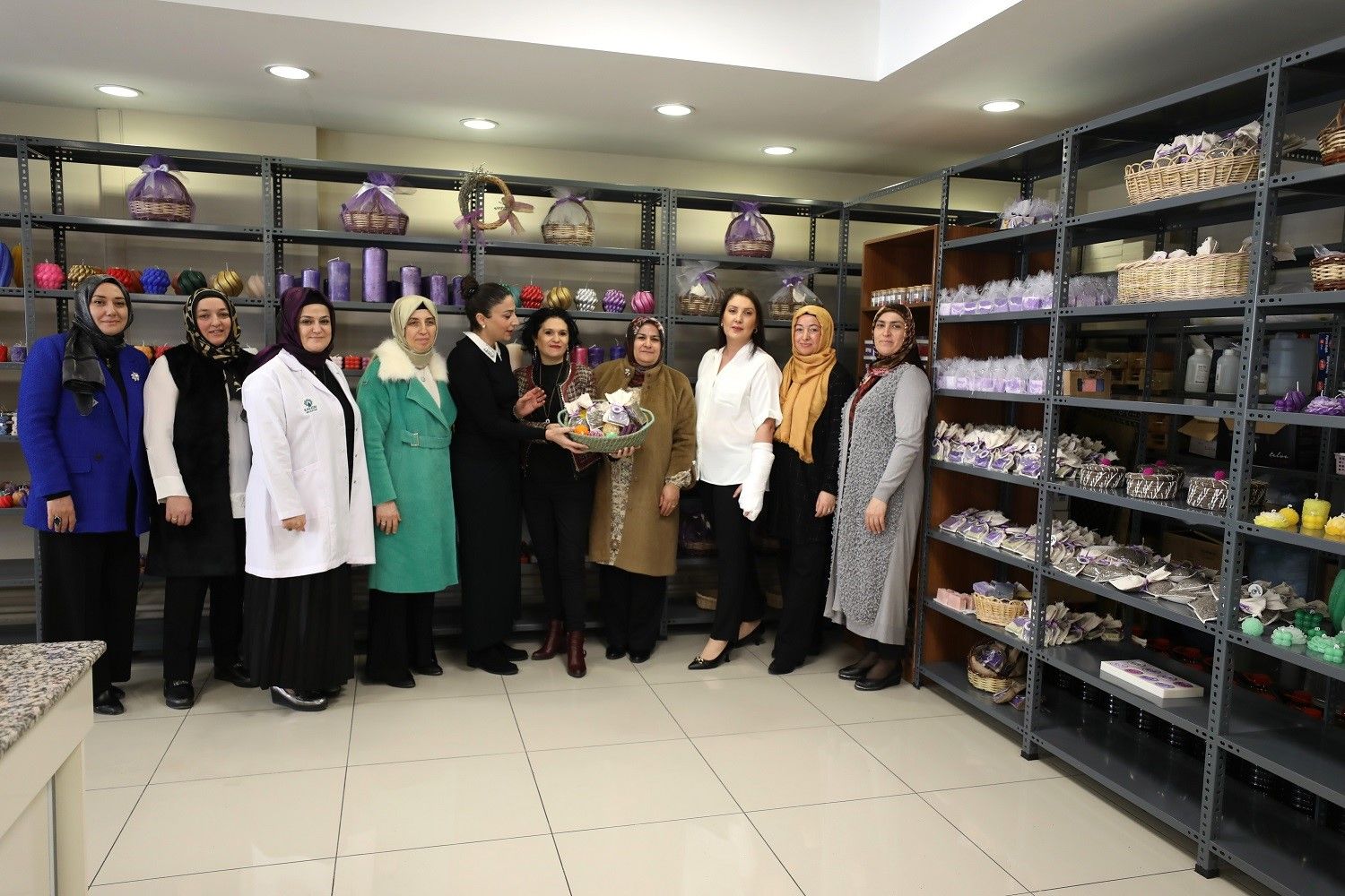 Konya Protokol eşlerinden "Atölye Karatay"a ziyaret