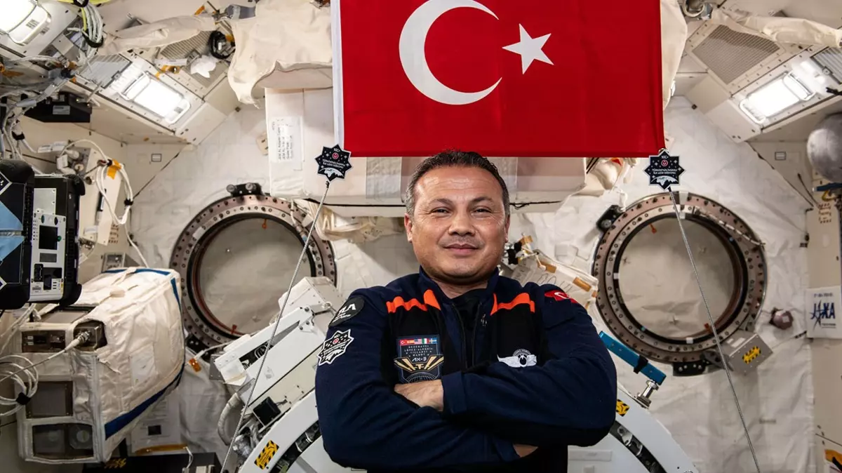 İlk Türk astronot Gezeravcı'dan bilim dünyasına ışık tutacak deneyler