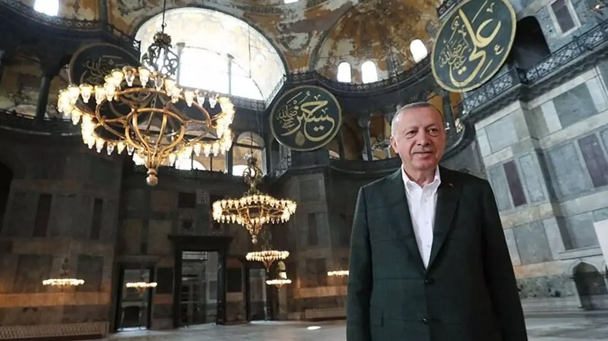 Cumhurbaşkanı Erdoğan Murat Kurum ile birlikte Ayasofya Camii'nde