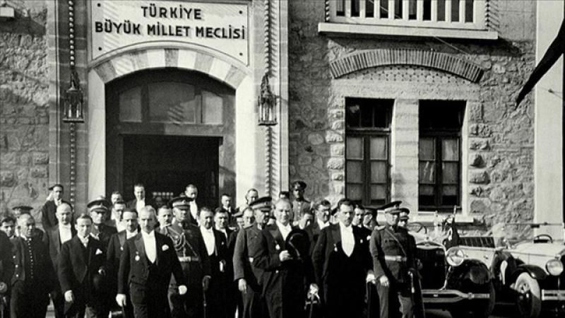Milli iradenin simgesi TBMM 104 yıl önce açıldı