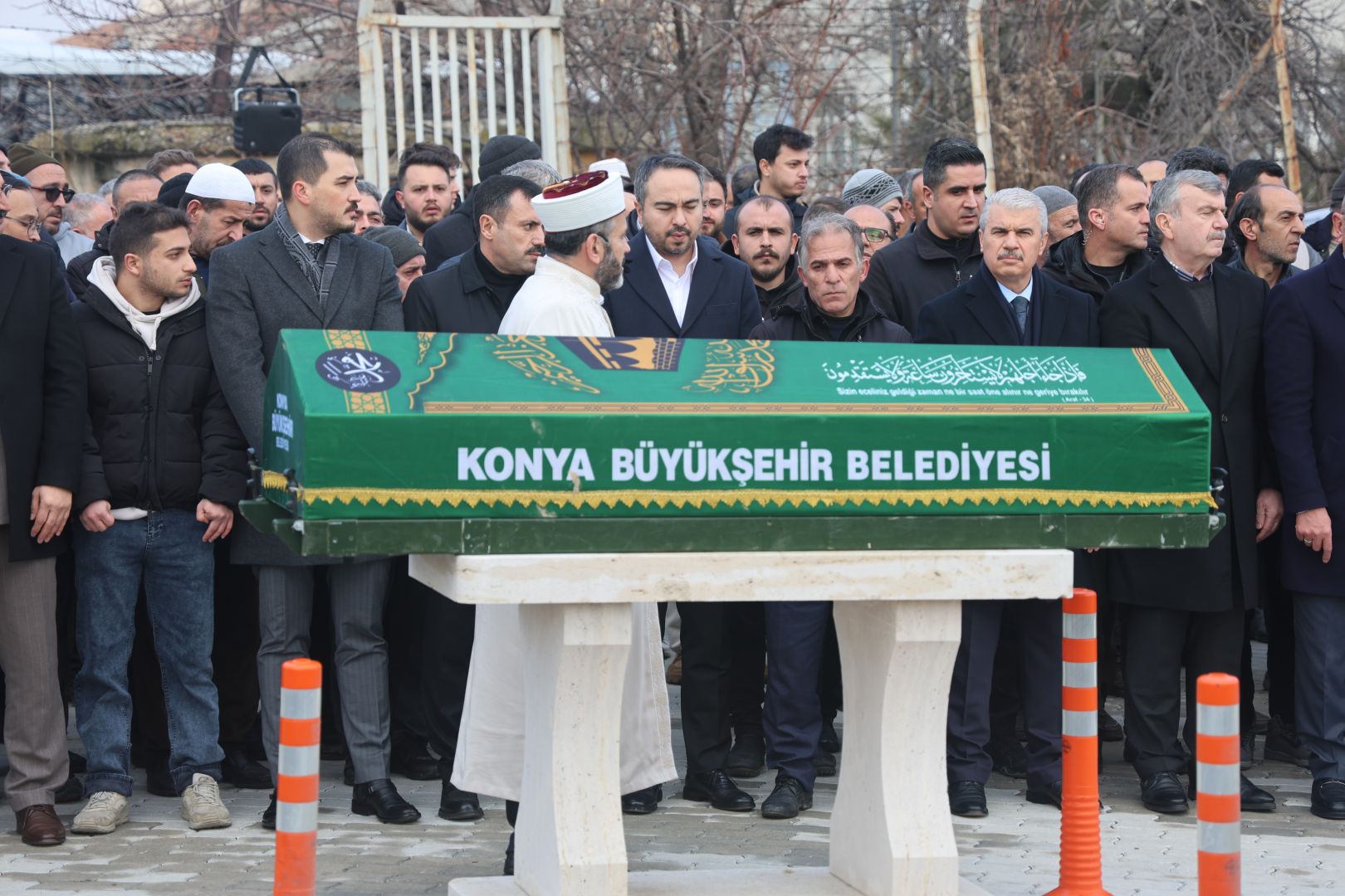 Konyalı Esra'ya son görev: Sevenleri gözyaşlarına boğuldu!