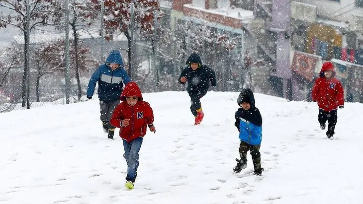 Karaman'da kar nedeniyle okullar yarın tatil edildi