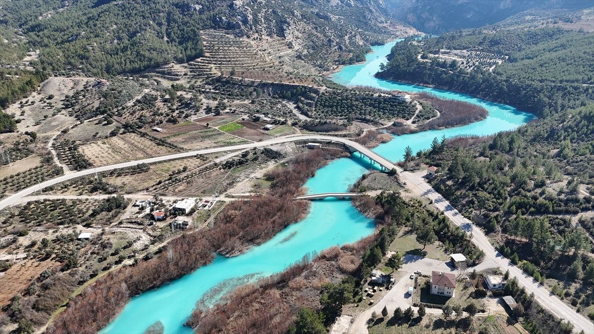 Turkuaz rengiyle bir tabiat harikası: Göksu Nehri