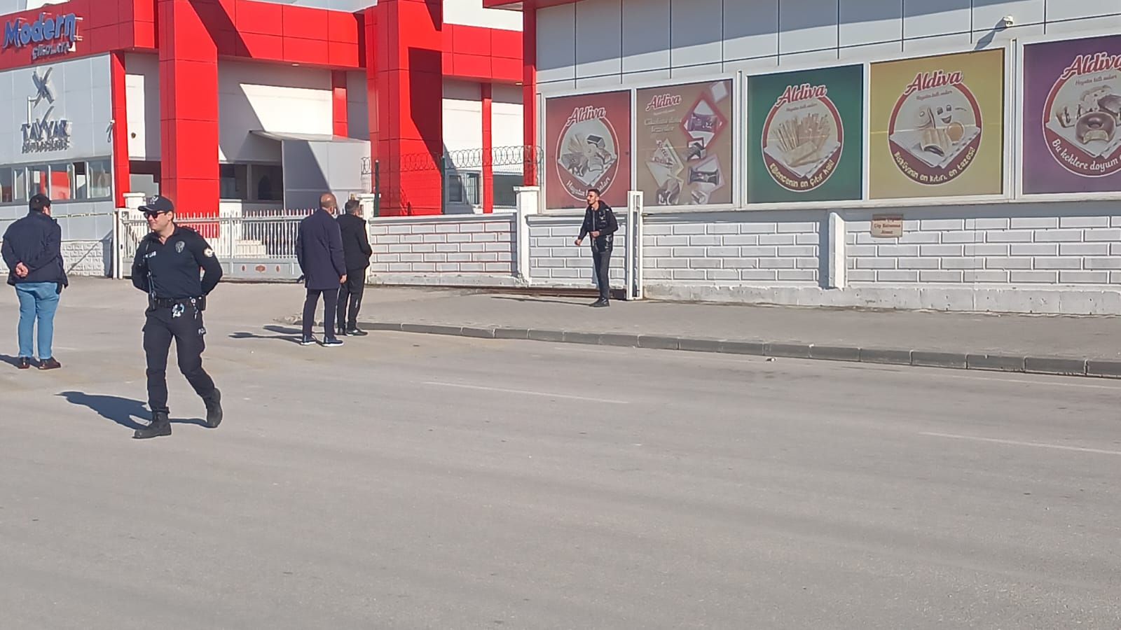 Emekçinin isyanı! Başına silah dayayıp hakkını istedi