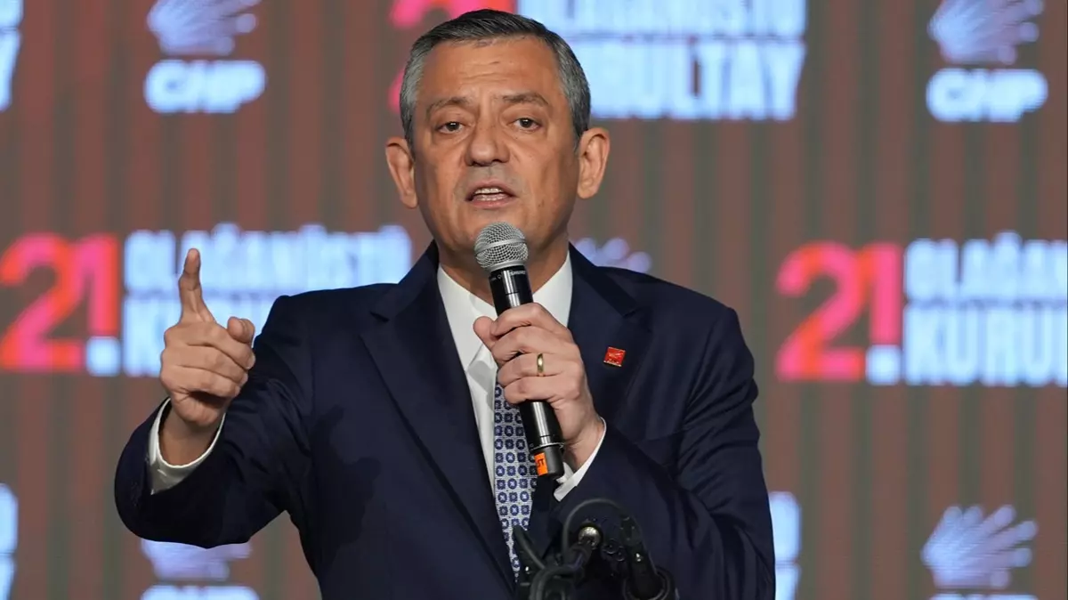  Özgür Özel yeniden genel başkan seçildi