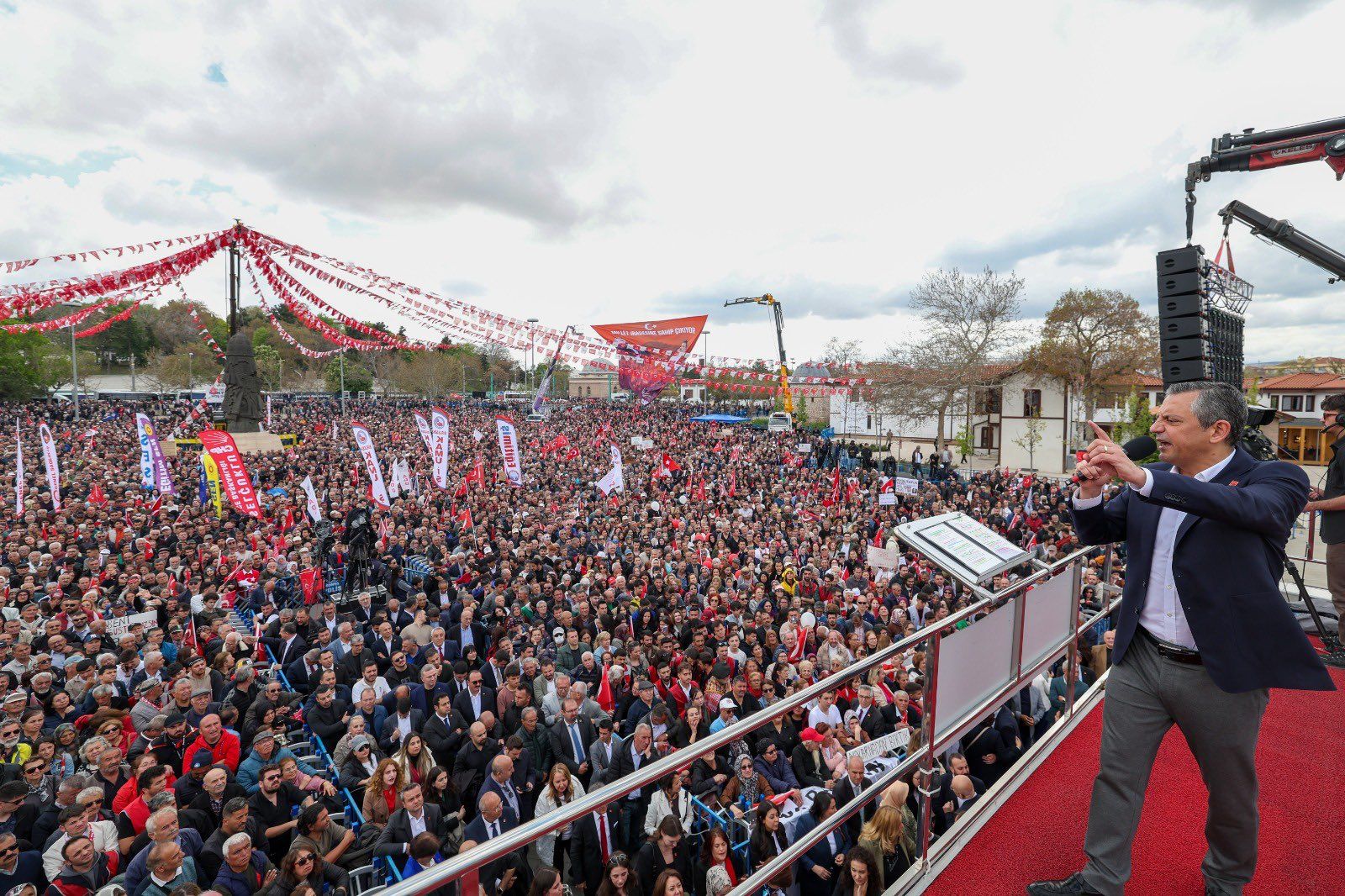 CHP Genel Başkanı Özel, partisinin Konya mitinginde konuştu