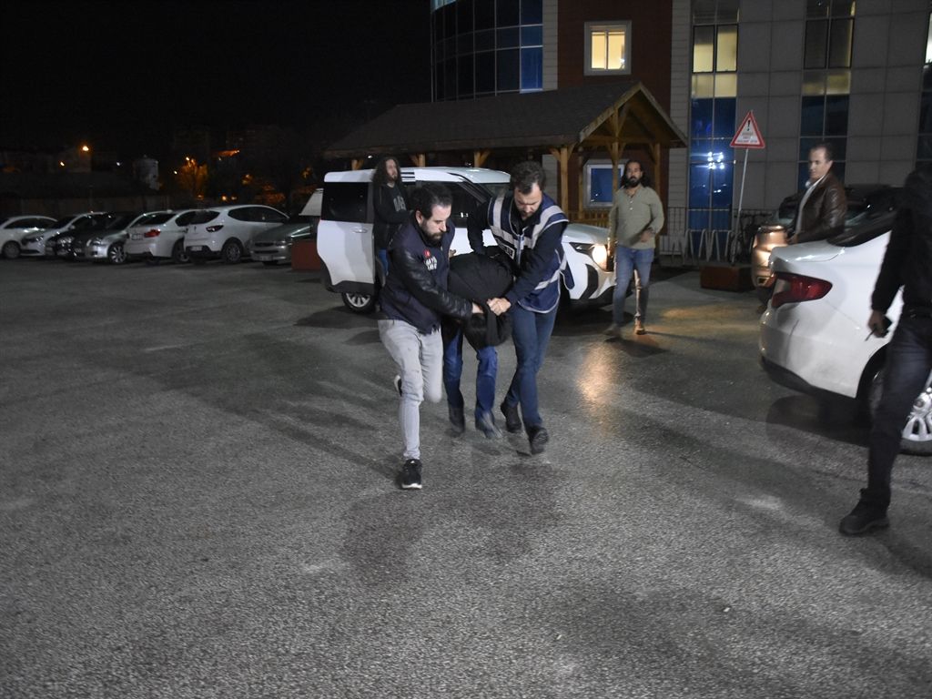 Sivas'ta evde boğazları kesilerek öldürülen 2 kardeşin babası, 5 yıldır kayıpmış