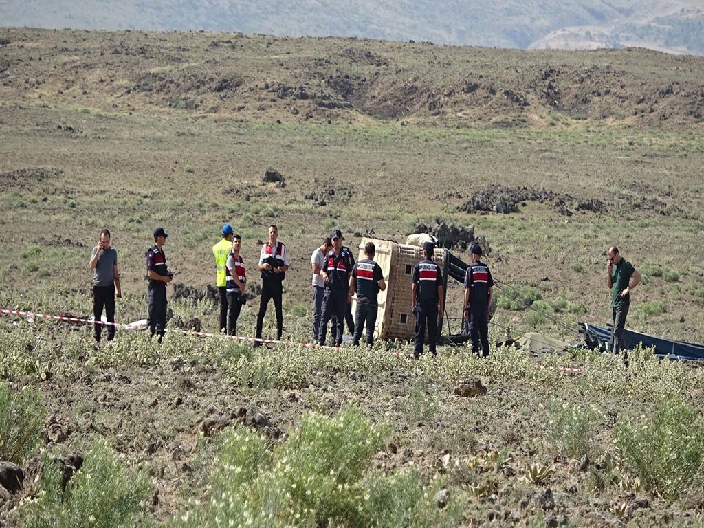  Aksaray'da iki ayrı sıcak hava balonu kazasında 1 pilot hayatını kaybetti, 31 kişi yaralandı