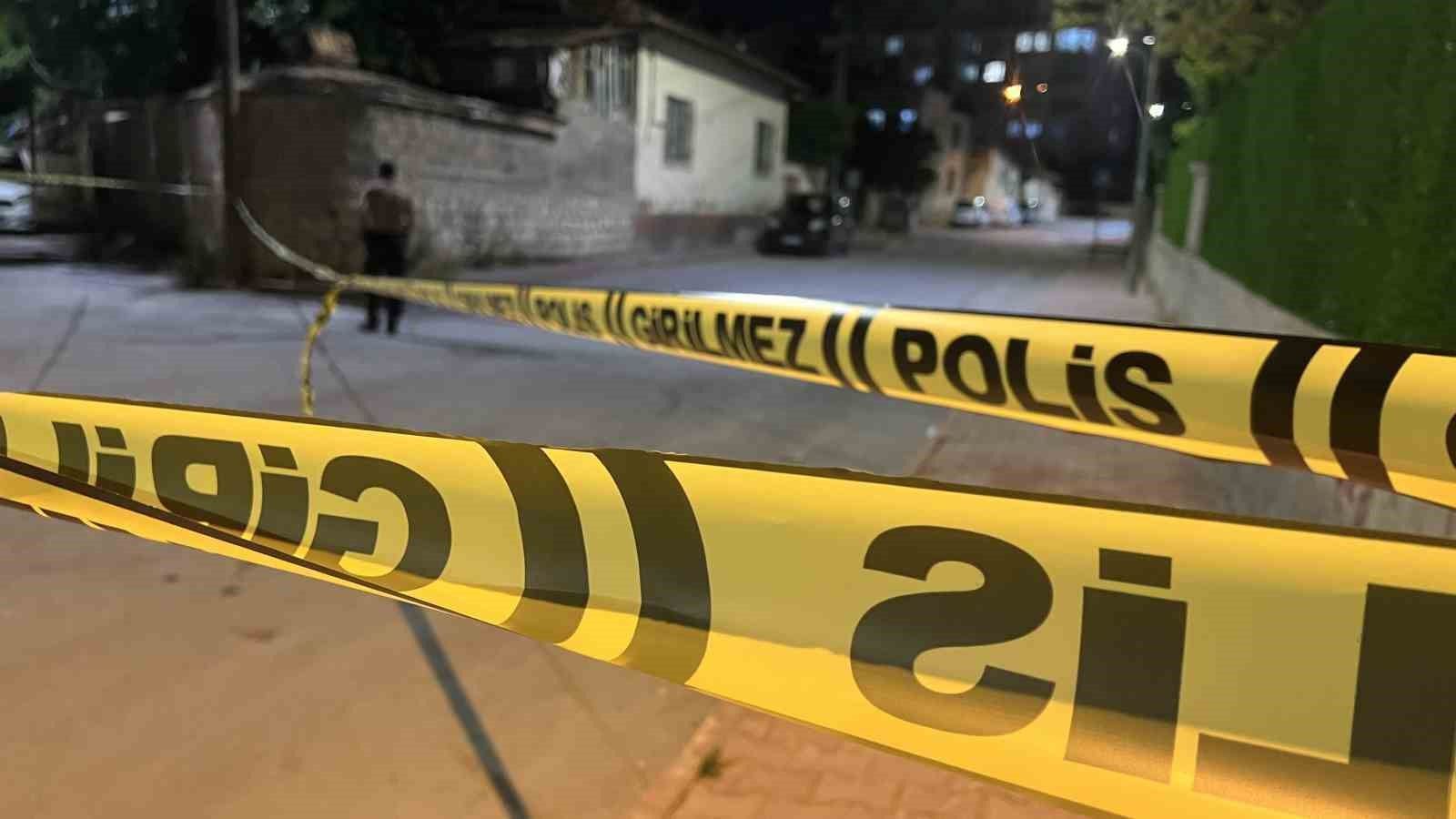 Yer Konya... Yol tartışmasında 2 kişiyi bıçaklayan şüpheliler yakalandı