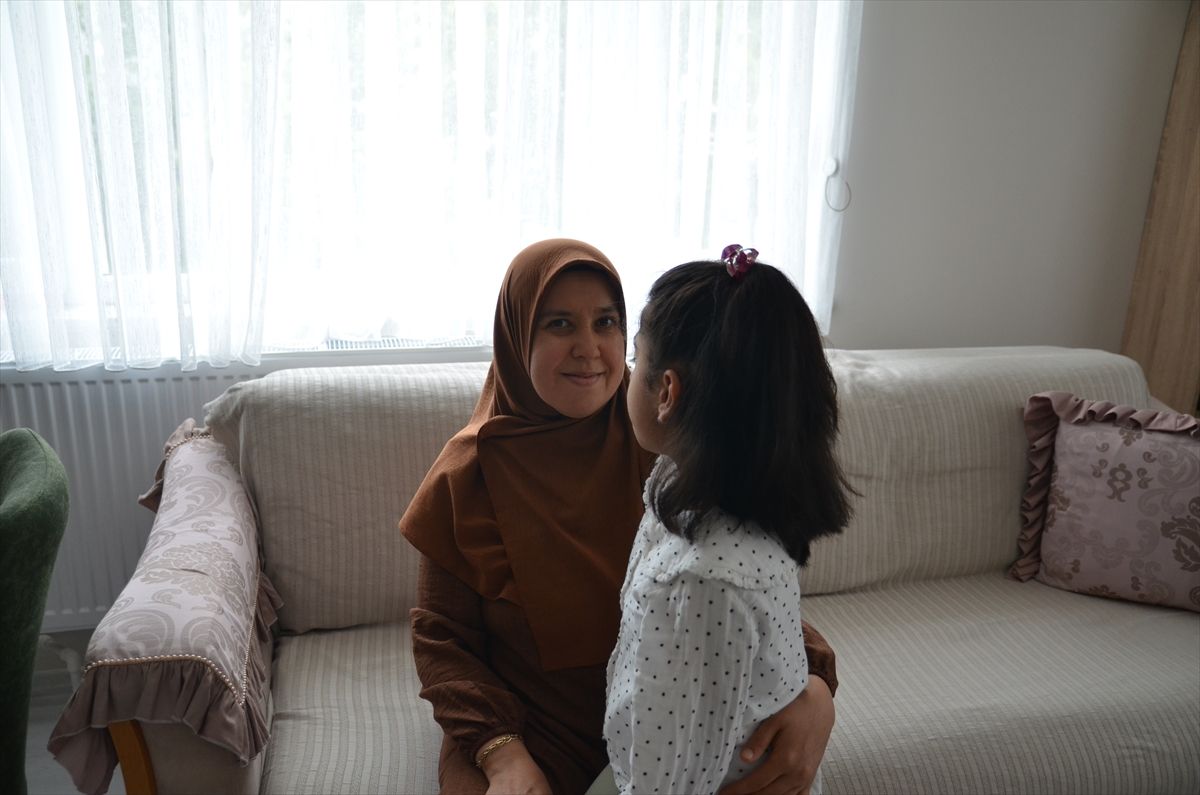 Annesini doğumda kaybeden Meryem, koruyucu ailesinin "en özel" çocuğu oldu