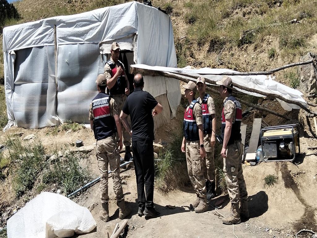 Erzurum'da taş ocağında göçük: 3 ölü