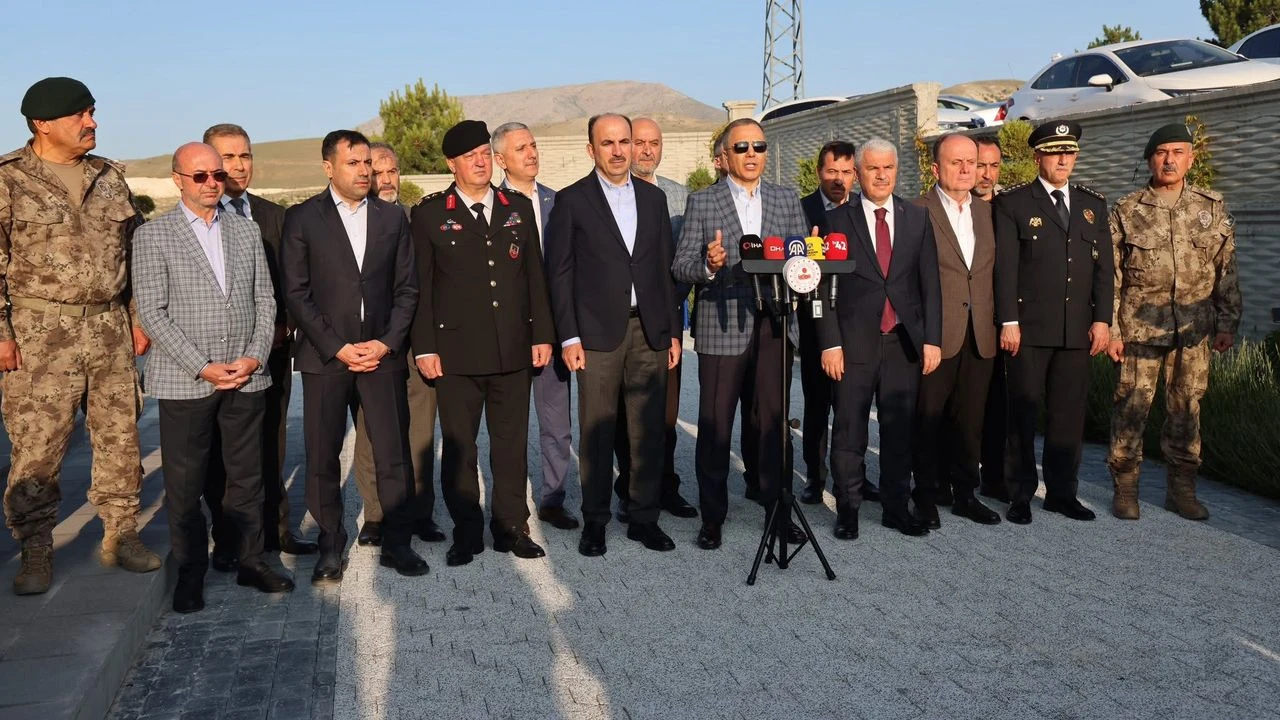 İçişleri Bakanı Yerlikaya, Konya'da bayram namazının ardından konuştu