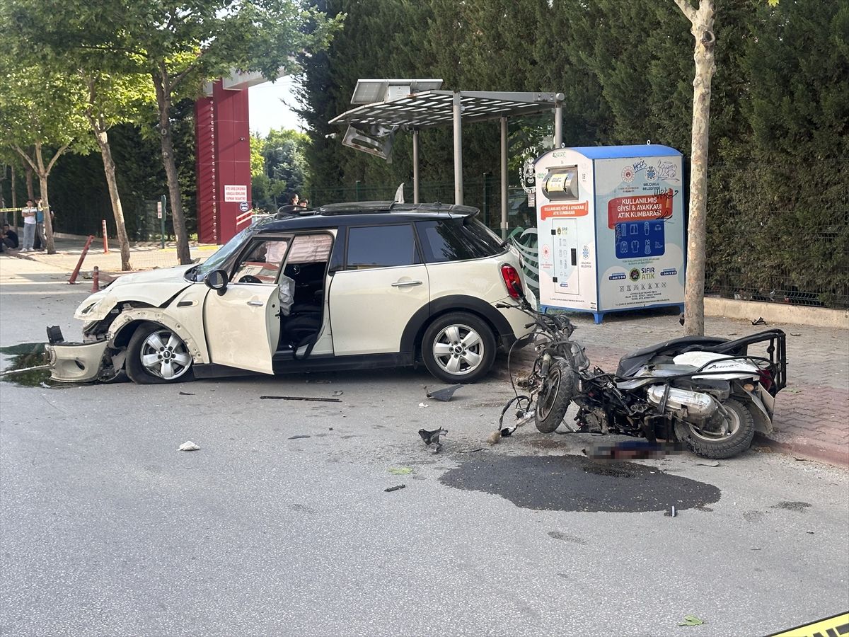 Konya'da kaza yapan otomobilin kontrolden çıkarak çarptığı motokurye hayatını kaybetti