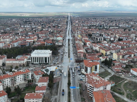 Konya’daki o caddede  otopark ücretli olacak!