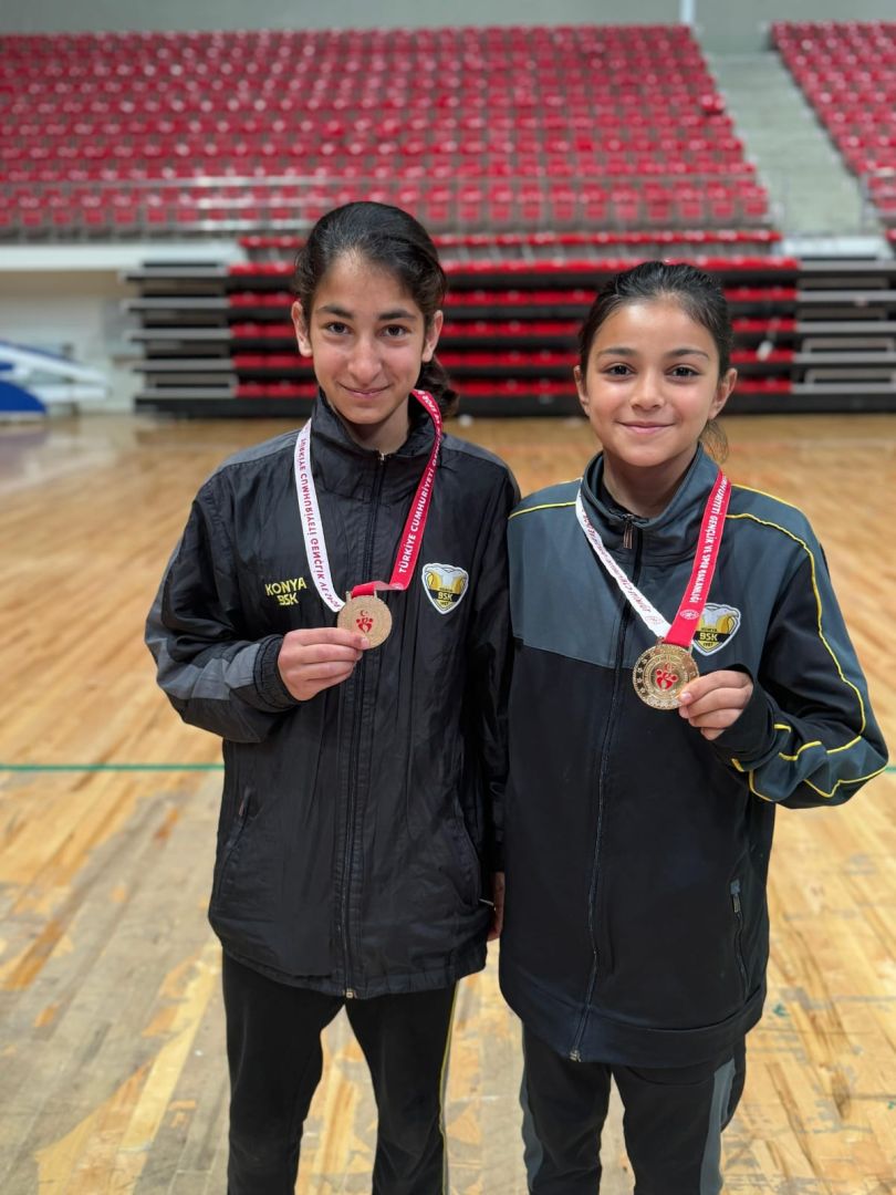 Sezai Karakoç İmam Hatip Ortaokulu’ndan bir başarı daha! Taekvondo şampiyonu oldular 
