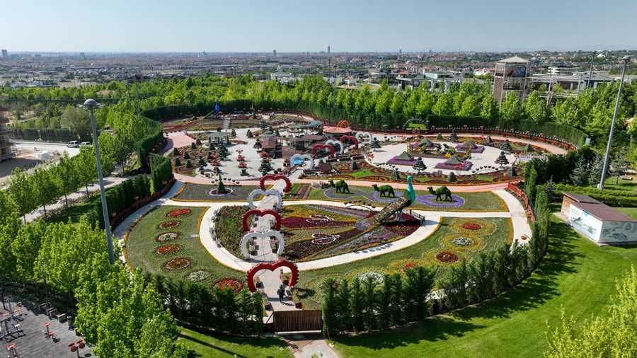 Turizmin Gözdesi Selçuklu Çiçek Bahçesi Ziyaretçilerini Bekliyor