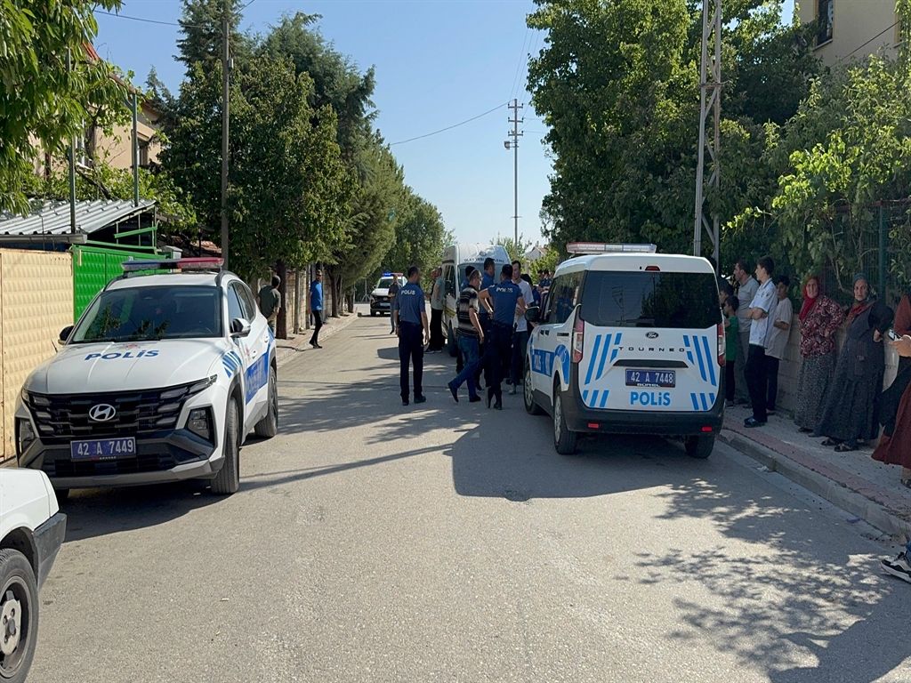 Yer Konya... Annesi ve ablasını bıçaklayıp, intihara kalkıştı
