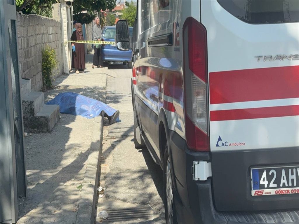 Yer: Konya! Kaldırımda ceset bulundu