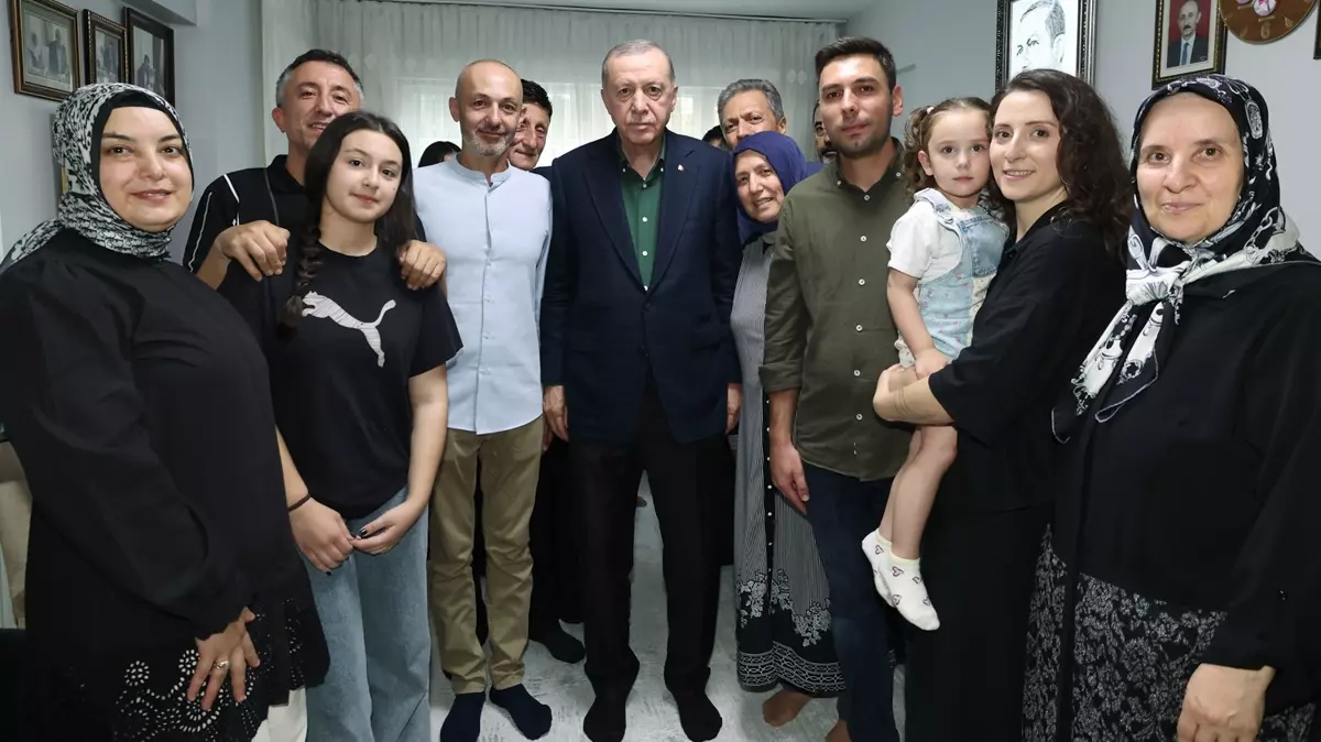 Cumhurbaşkanı Erdoğan'dan 15 Temmuz şehitlerinin ailesine ziyaret