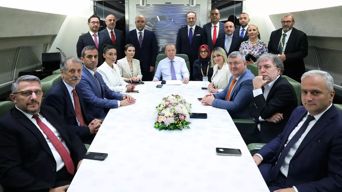 Cumhurbaşkanı Erdoğan'dan LGS açıklaması: Ailelerden ve çocuklardan özür dilemeliler