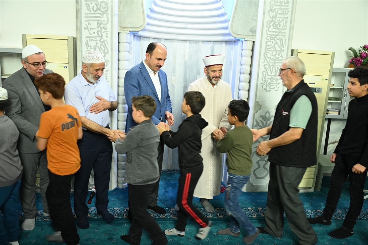 Konya'da "Güle Oynaya Camiye Gel" projesi başladı