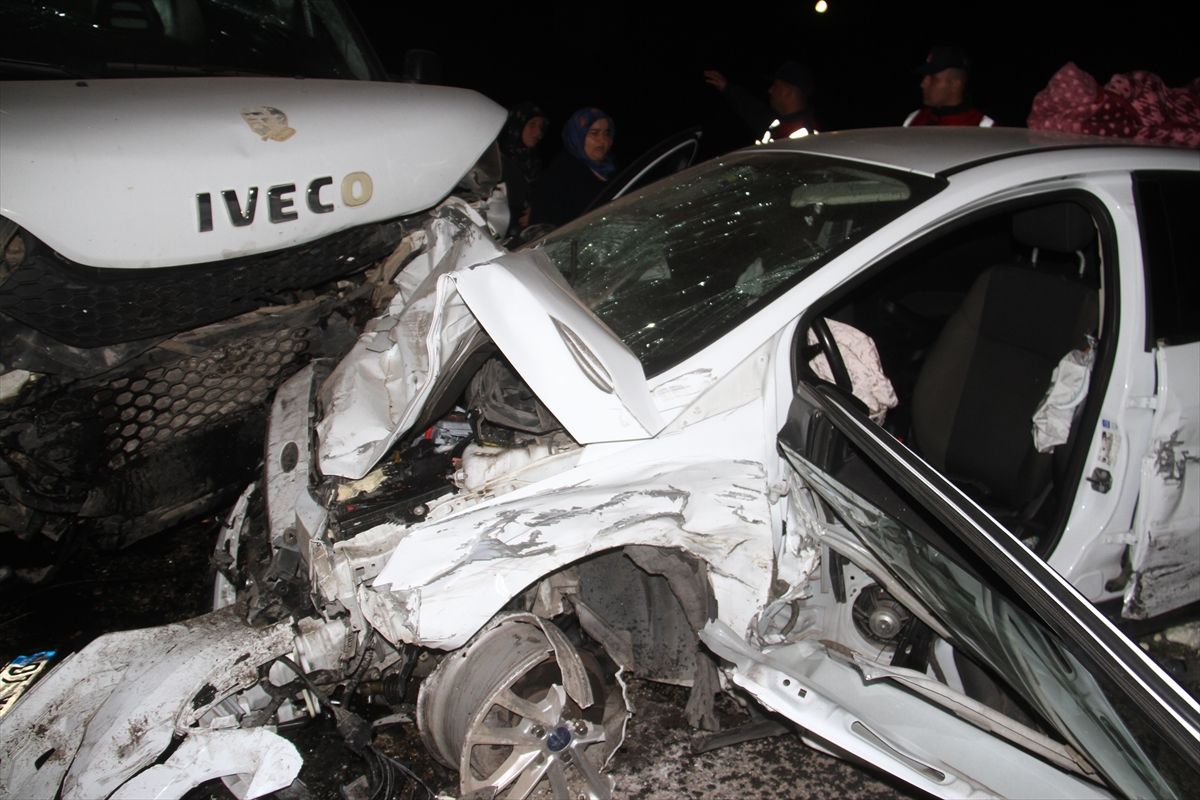Konya'da zincirleme trafik kazasında 1 kişi öldü, 6 kişi yaralandı