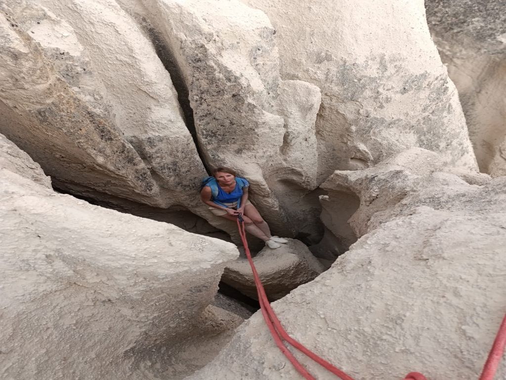 Nevşehir’de vadide mahsur kalan turist kurtarıldı