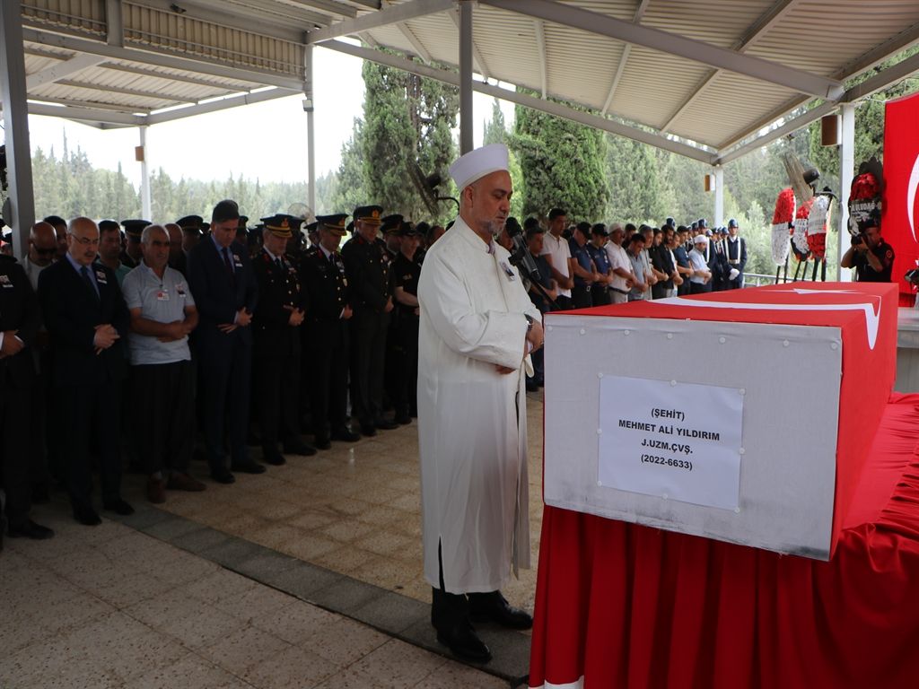 Şehit uzman çavuş son yolculuğuna uğurlandı