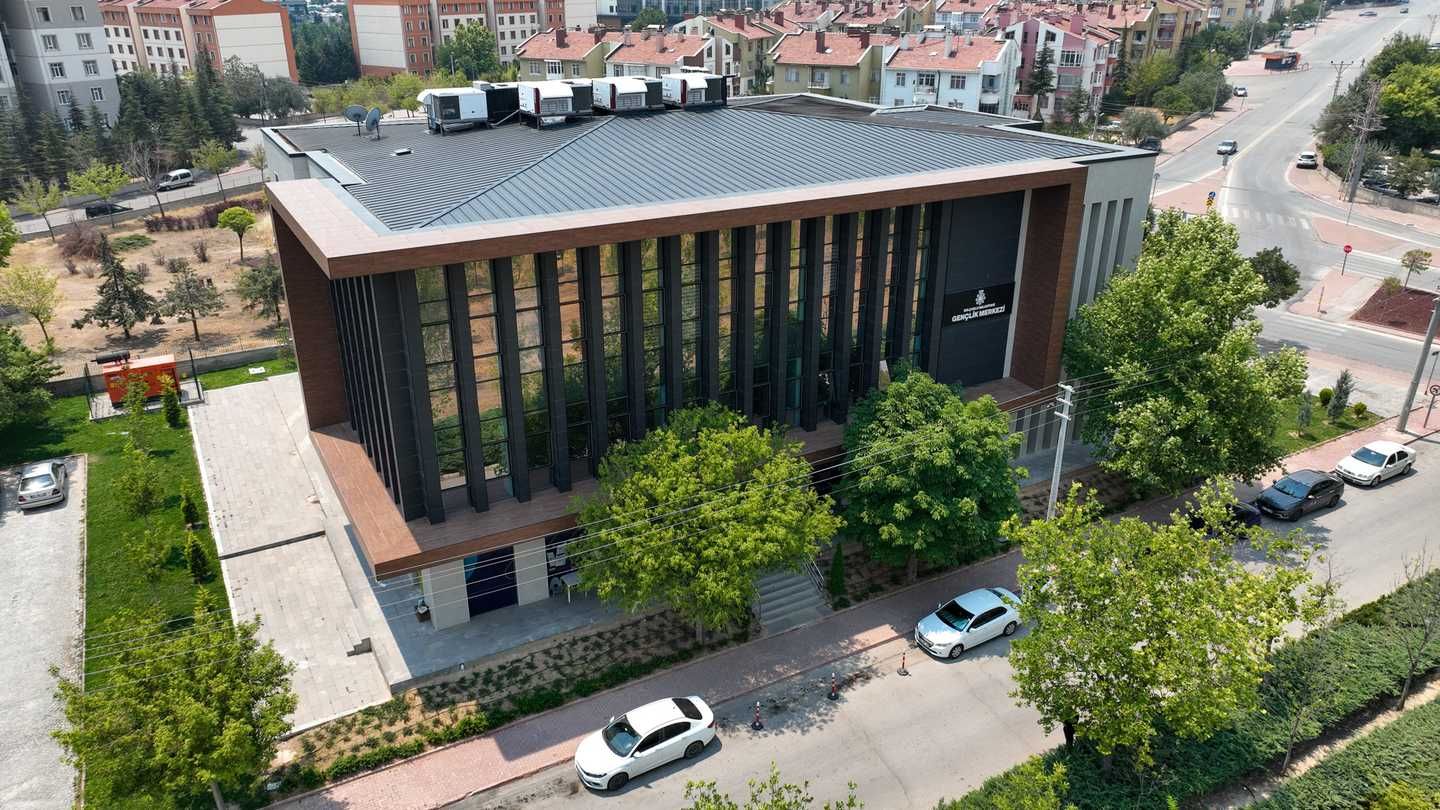 Selçuklu Gençlik Merkezi Yeni Yerinde Yine Gençlerin Hizmetinde