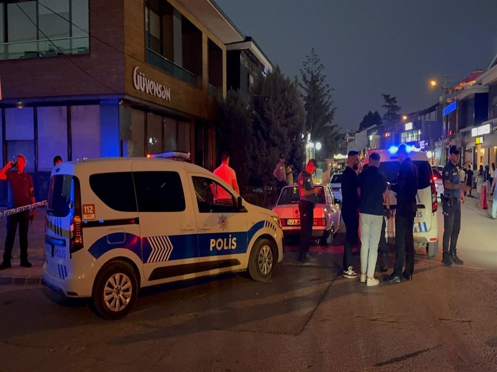 Yer Konya... Tartıştıkları kişinin pompalı tüfekli saldırısına uğradılar: 2 yaralı