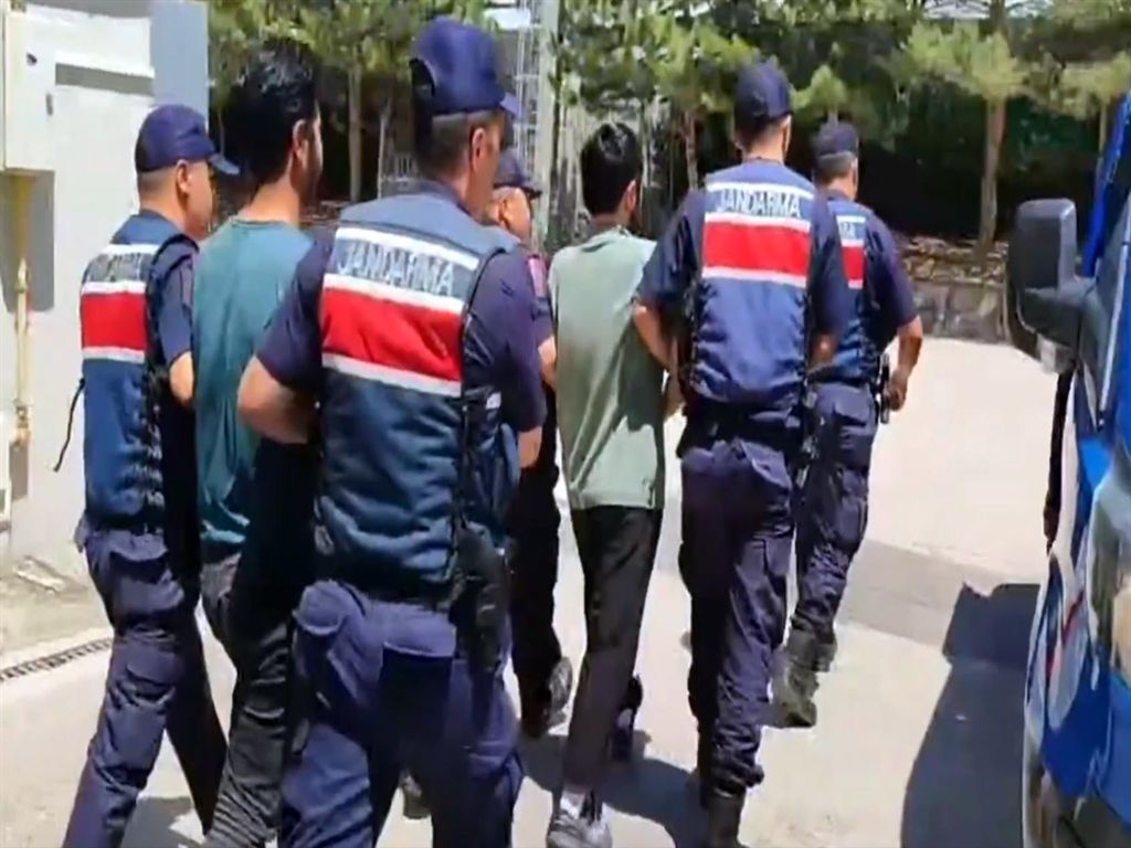 14 ilde DEAŞ'a operasyon; 26 gözaltı
