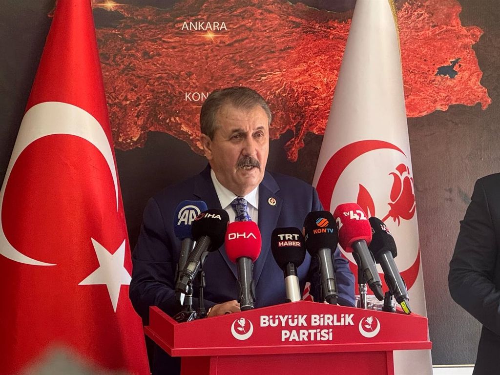 Destici: "Memur ve memur emeklilerine yüzde 10'luk refah payı verilsin"
