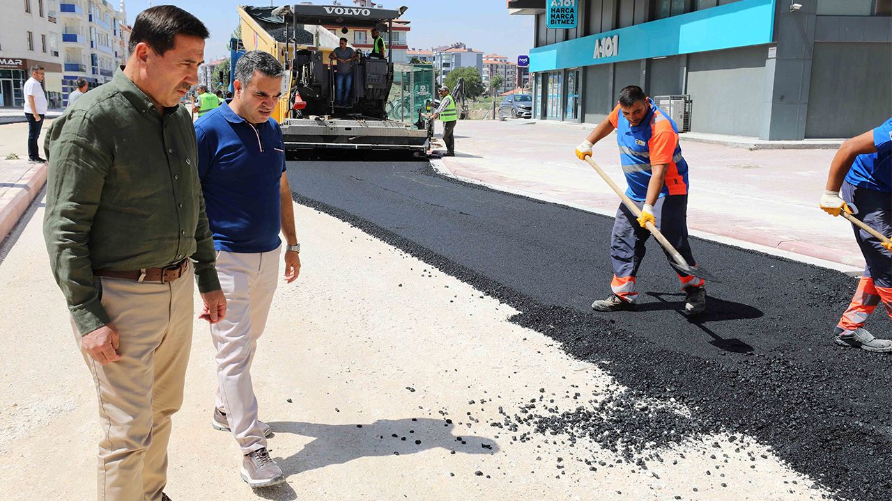 Karatay’da Asfalt Seferberliği Sürüyor