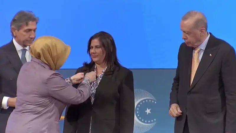 CHP'den istifa eden Özlem Çerçioğlu, AK Parti'ye katıldı