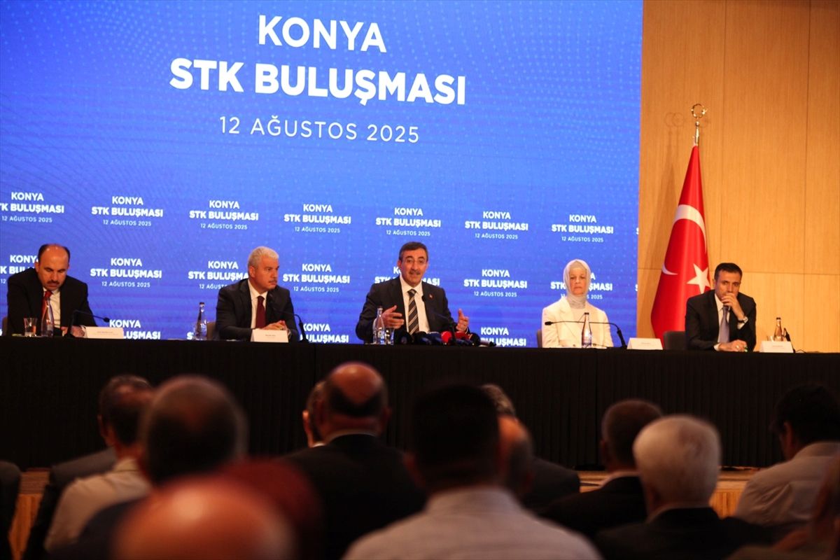 Cumhurbaşkanı Yardımcısı Yılmaz Konya'da STK temsilcileriyle bir araya geldi