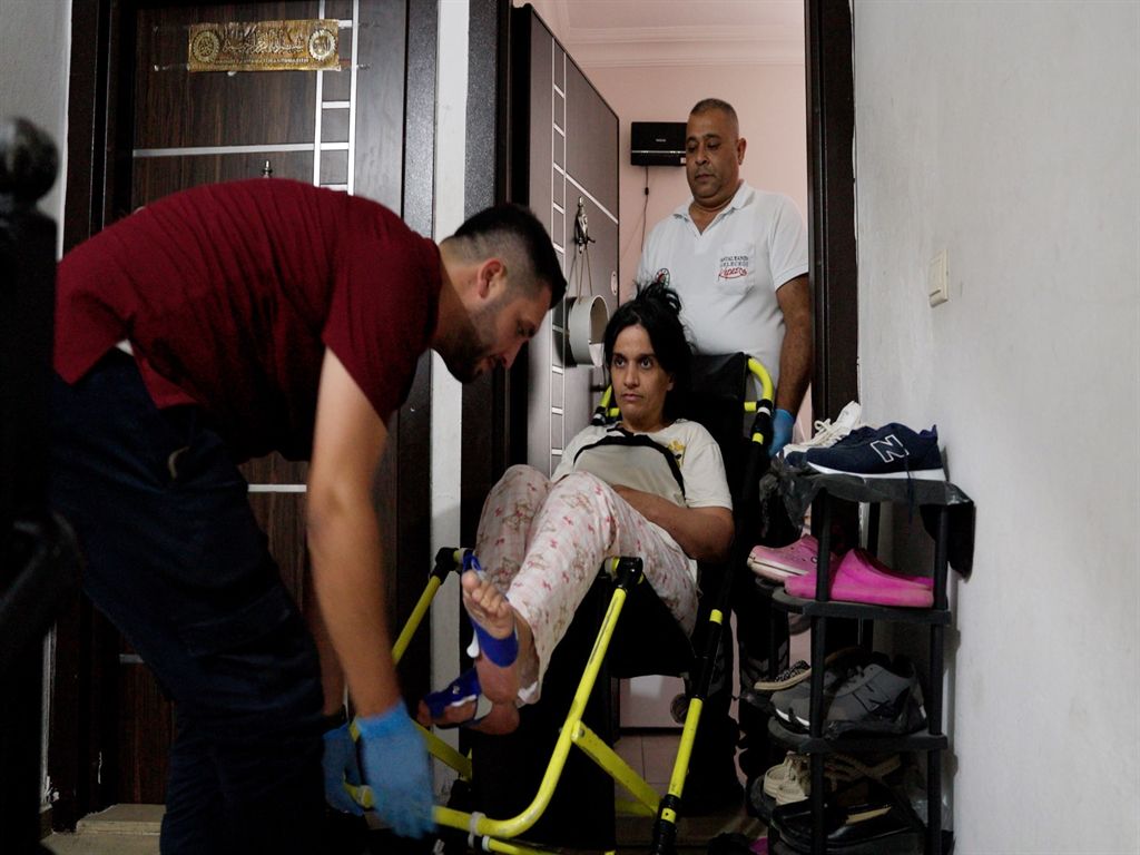 Fizik tedavi için destek bekleyen Leyla'ya yardım eli uzatıldı