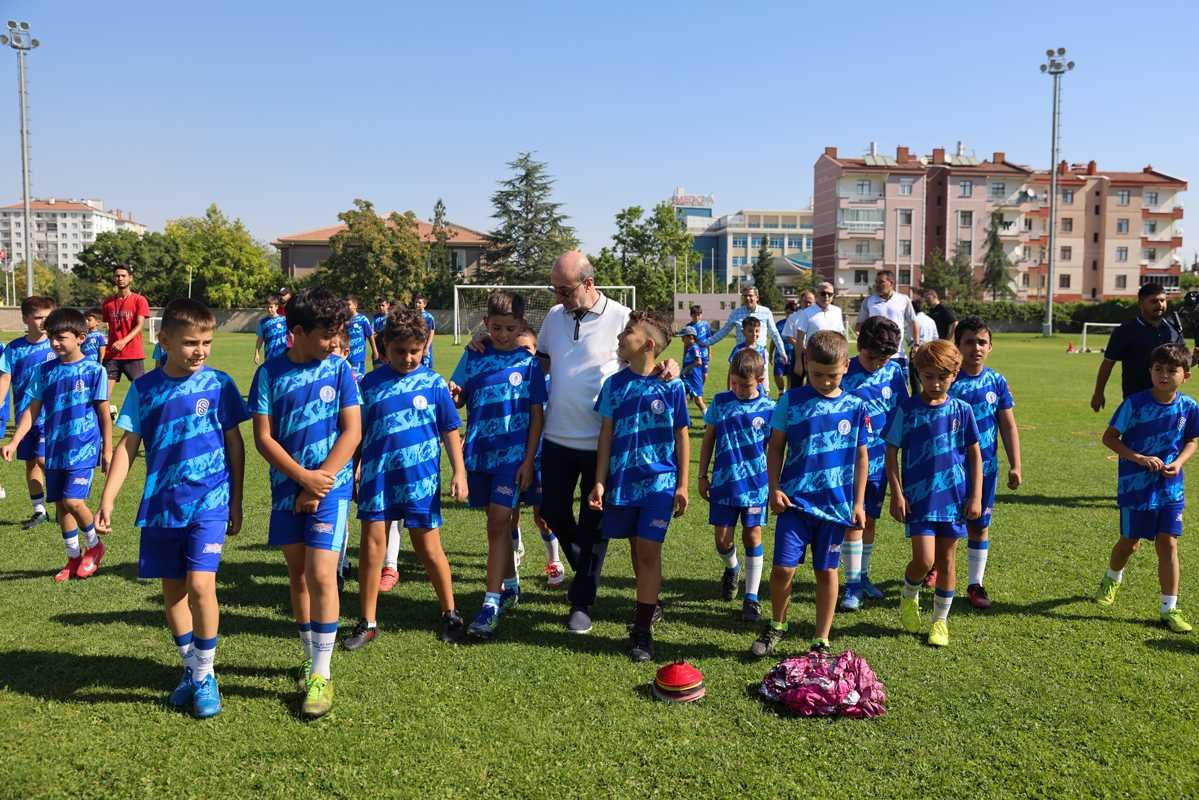 Selçuklu Belediyesi Spor Okullarıyla bu yaza da damga vurdu