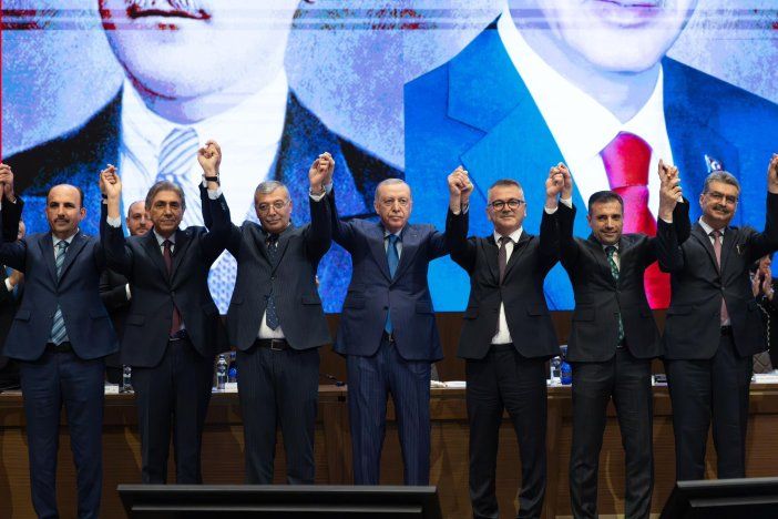 Konya’da biri CHP’li 2 belediye başkanı AK Parti’ye katıldı