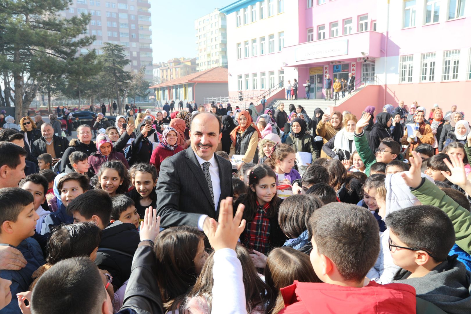 Başkan Altay: Eğitim desteği başvurularımız başladı