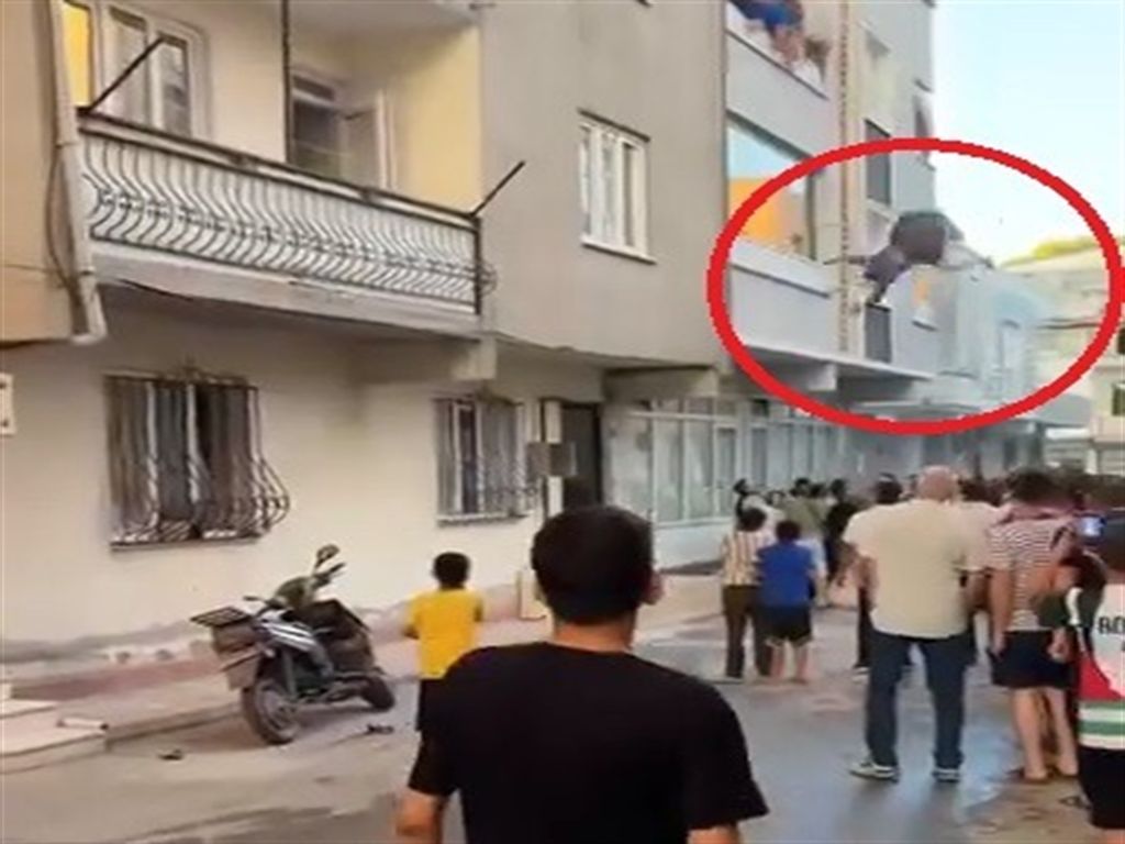 Bursa'da dehşet anları! Önce çocuğunu sonra kendini aşağı attı
