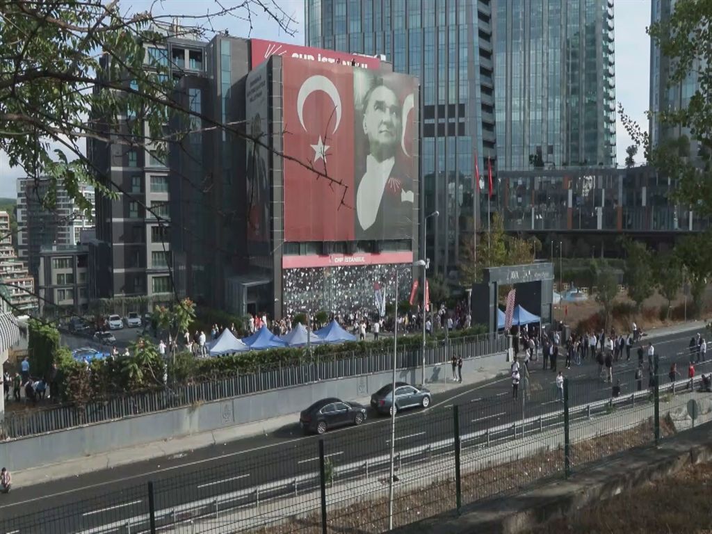 Gürsel Tekin, CHP İstanbul İl Başkanlığı'na gird