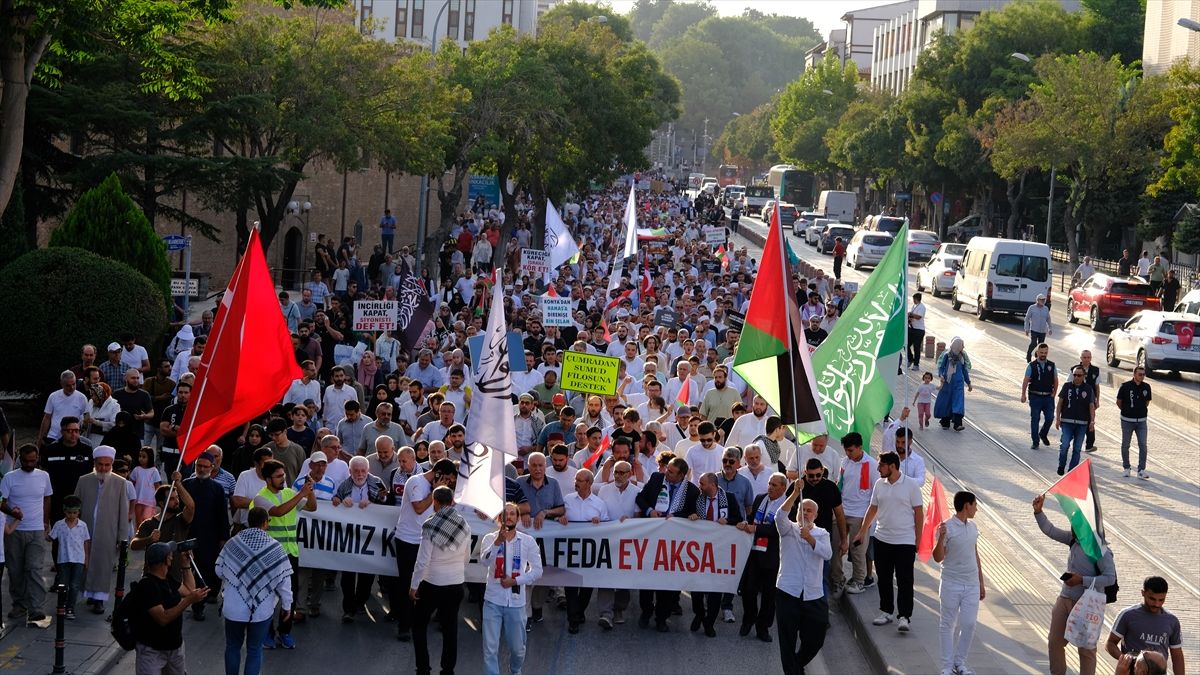 Konya'da Küresel Sumud Filosu'na destek yürüyüşü yapıldı