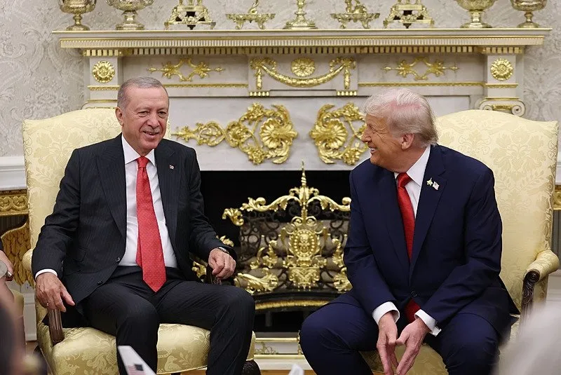 Trump'tan  Erdoğan'a samimi karşılama! Tarihi zirvede dikkat çeken kareler