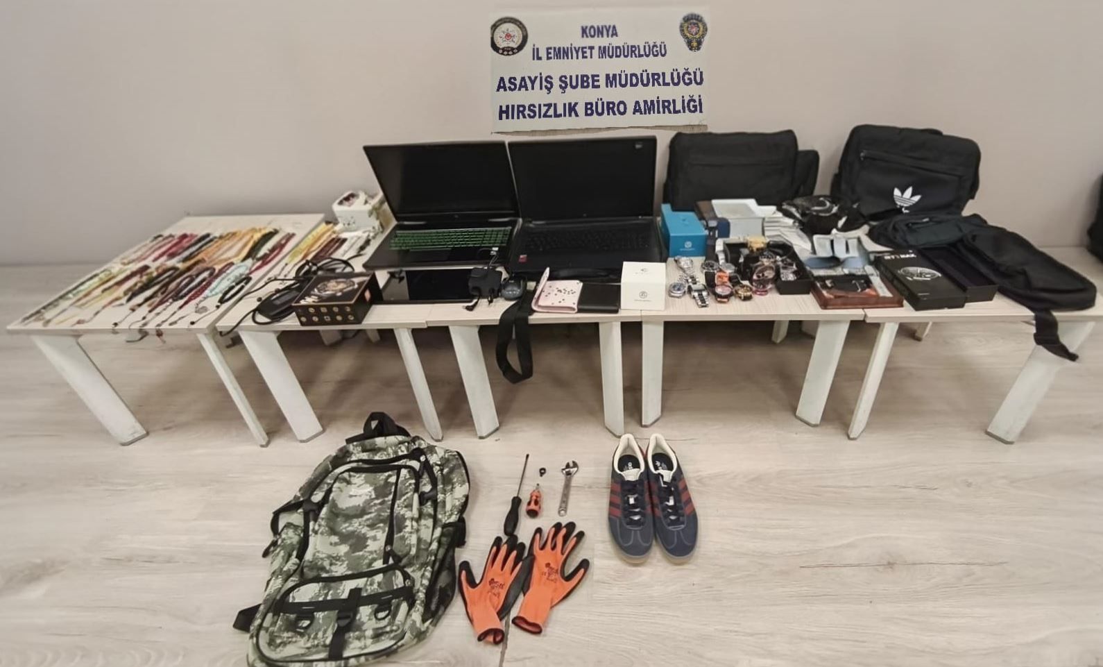 Yer Konya... Yıllarca Cezaevinde Kalan Hırsız Akıllanmadı, Çıkınca 10 Ayrı Ev Soydu Yine Polisten Kaçamadı