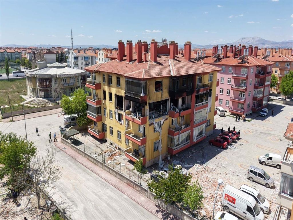 Yer Konya...Eşinden ayrı yaşayan koca, doğal gaz borusunu kesip patlamaya neden olmuştu; o apartman yıkıldı