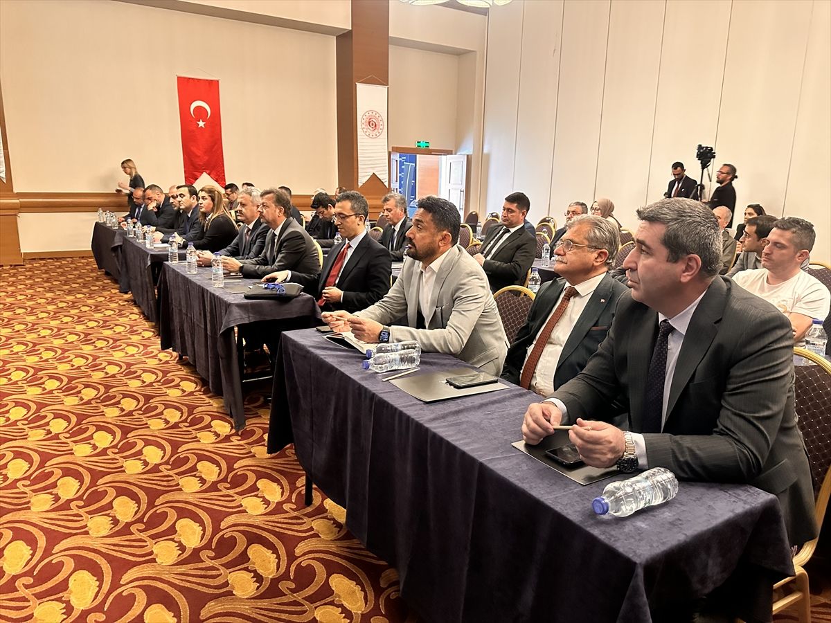 Konya'da "Dönüşen Çalışma Hayatında İşçi-İşveren Buluşmaları" düzenlendi