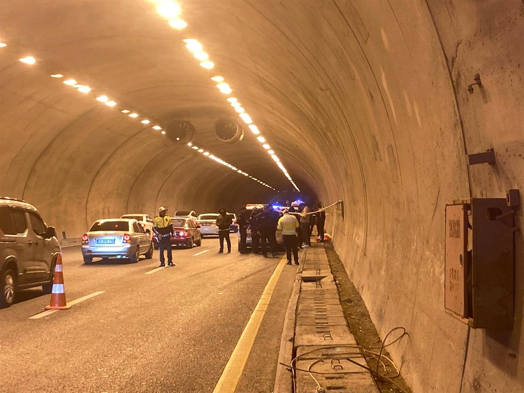 Ankara’da otomobilin içerisinde silahlı kavga: 1 ölü, 1 yaralı