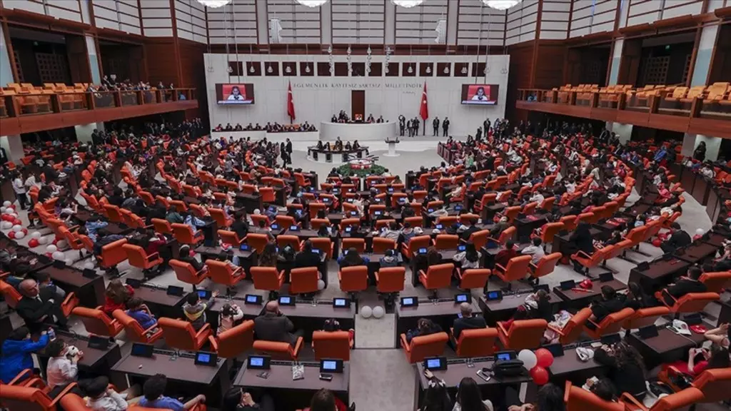 Cezalar artıyor! Suç işleyen çocuklarla ilgili yeni düzenleme... AK Parti hazırladı